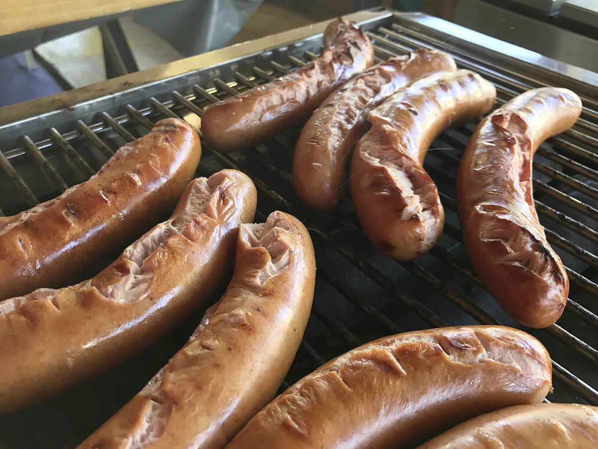 Marktplatzhock-Feldstetten-Rote-Wurst
