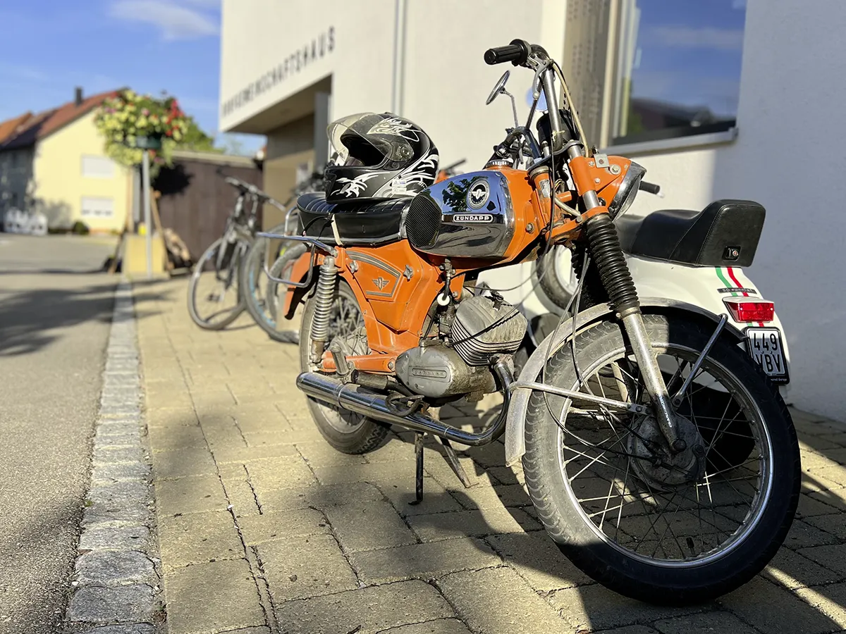 Marktplatzhock-Feldstetten-Traditioneller-Hock